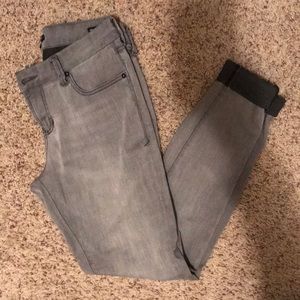 Comfort skinny light gray pants